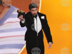 Бед Бъни влезе в историята с „Грами“ за албум на годината