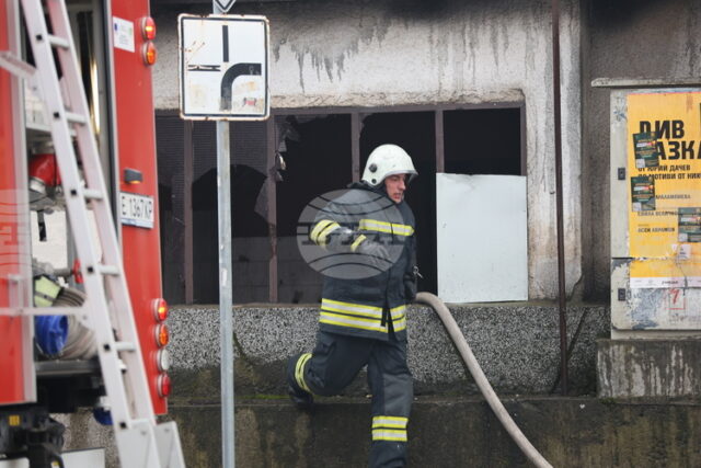 Загинал е един човек, пожарите в страната през изминалото денонощие са 40