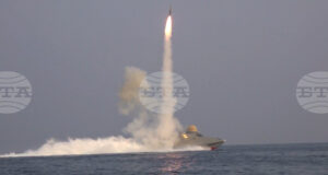 Иран и Русия проведоха съвместни военноморски учения в Оманския залив на фона на нарастващото напрежение в региона