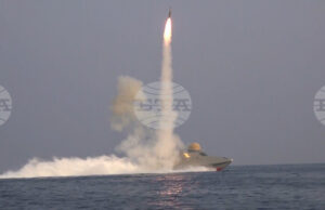 Иран и Русия проведоха съвместни военноморски учения в Оманския залив на фона на нарастващото напрежение в региона