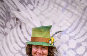 Исках да направя криле, защото птиците не знаят за ограниченията, казва за БТА визуалната артистка Ники Колиър