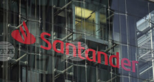 Испанската банка „Сантандер“ очаква 1 млрд. евро положителен годишен ефект от инвестиции в изкуствен интелект