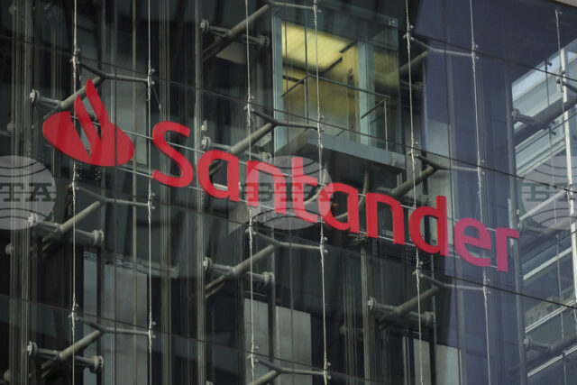 Испанската банка „Сантандер“ очаква 1 млрд. евро положителен годишен ефект Испанската банка „Сантандер“ очаква 1 млрд. евро положителен годишен ефект от инвестиции в изкуствен интелект