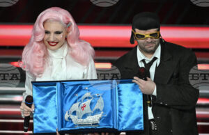 Италианската изпълнителка Дитонелапиага е големият победител в конкурса за най-добър дуетен кавър на фестивала в Сан Ремо