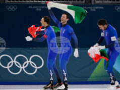 Италия е олимпийски шампион в отборното преследване на бързо пързаляне с кънки на Игрите в Милано
