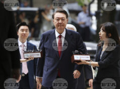 Бившият южнокорейски президент Юн Сук-йол пристига в съдебна зала в столицата Сеул, 9 юли 2025 г.