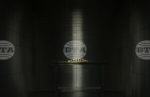 Китай между традицията и рекордните пазари - цената на златото привлича жителите на страната пред машини, обменящи бижута срещу пари в брой