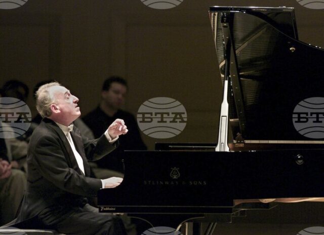 Комплект от 62 диска събира всички записи на пианиста Маурицио Полини и дава пълен поглед върху кариерата му