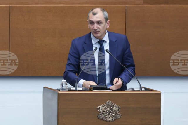 Към края на 2024 г. общо за страната лекарите със Към края на 2024 г. общо за страната лекарите със специалност "психиатрия" в лечебните заведения са 657, каза служебният здравен министър