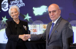 Лагард приветства управителя на БНБ Димитър Радев на първото му заседание по паричната политика на ЕЦБ