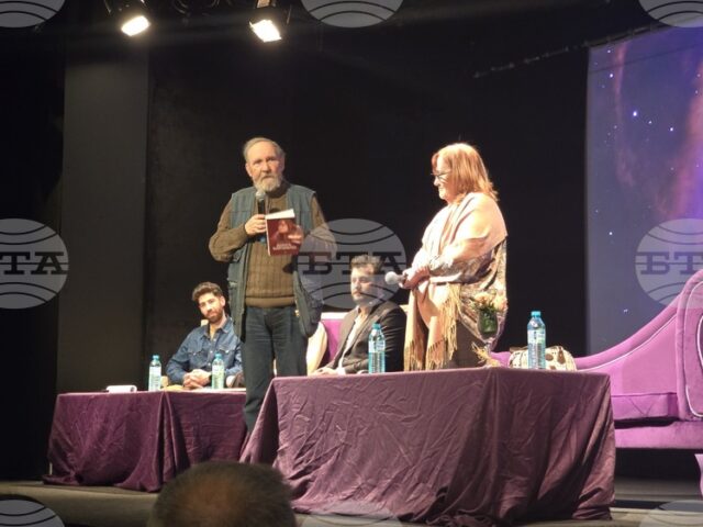 Любовта присъства на всеки ред, каза критикът Георги Цанков за новата книга на поетесата Маргарита Петкова