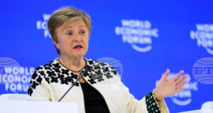 МВФ призова САЩ към фискална консолидация, за да намалят „твърде големия“ дефицит по текущата сметка