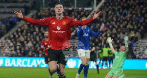 Манчестър Юнайтед не може да изпусне третото или четвъртото място във Висшата лига, сигурни са анализатори на Sky Sports