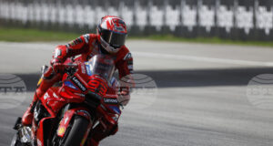 Марк Маркес се завърна на пистата за тестовете на MotoGP в Малайзия