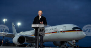 Мерц пристигна в Пекин на първото си официално посещение в Китай като канцлер на Германия