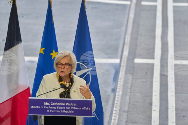 Министрите на отбраната на Индия и Франция засилиха сътрудничеството между страните си