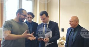 Министърът на енергетиката в оставка и изпълнителният директор на „Български енергиен холдинг“ посетиха Геологическия институт при БАН