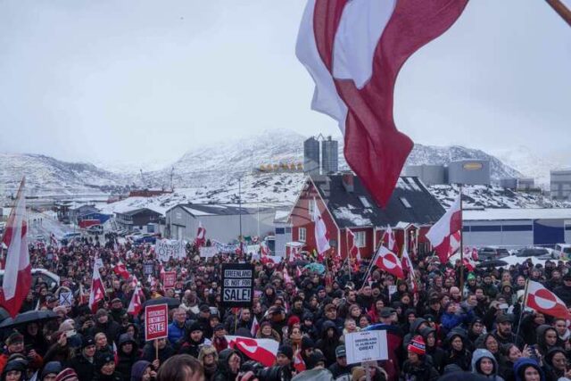Мнозинството от американците не одобряват натиска на Тръмп за Гренландия според проучване