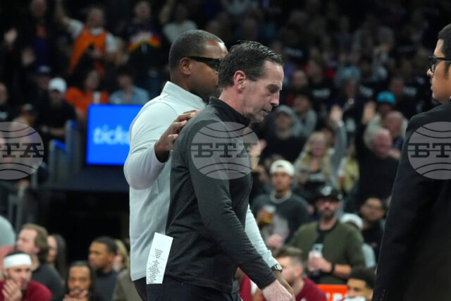 НБА глоби треньора на Кливланд Кени Аткинсън с 50 хиляди долара