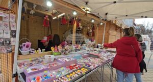 Над 20 майстори и търговци се включиха в базара за мартеници в Ловеч