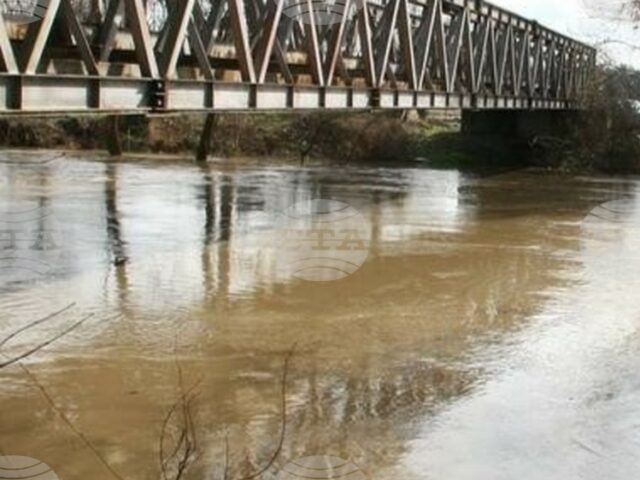 Нивото на река Тунджа край Елхово се покачва, ситуацията се следи денонощно, съобщи кметът на Елхово