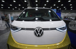 Норвегия става първата страна след Германия, където ще има безпилотни таксита на "Фолксваген"