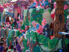 Ню Орлиънс празнува Марди Гра, който слага край на карнавалния сезон Ню Орлиънс празнува Марди Гра, който слага край на карнавалния сезон