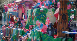 Ню Орлиънс празнува Марди Гра, който слага край на карнавалния сезон