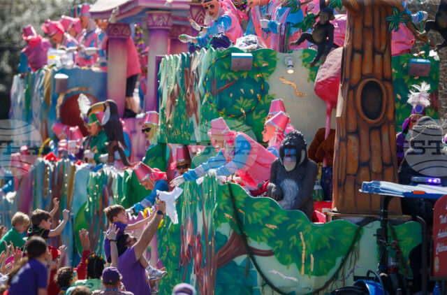 Ню Орлиънс празнува Марди Гра, който слага край на карнавалния Ню Орлиънс празнува Марди Гра, който слага край на карнавалния сезон