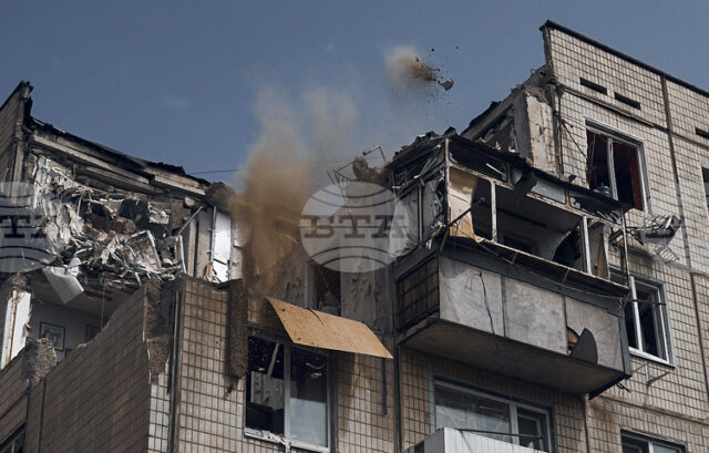 ОБНОВЕНА
                                                                                                Броят на жертвите на руската атака с дронове срещу украинската Днепропетровска област нарасна на 4 души