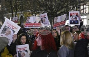 ОБНОВЕНА Граждани протестираха в центъра на София с искане за справедливост за убитата Евгения Владимирова ОБНОВЕНА Граждани протестираха в центъра на София с искане за справедливост за убитата Евгения Владимирова