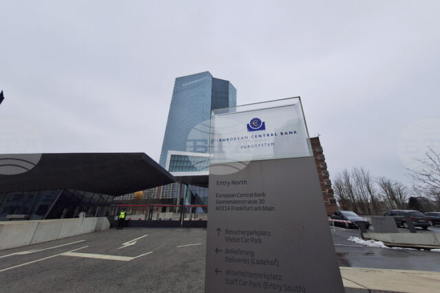 ОБНОВЕНА Европейската централна банка остави непроменени основните лихви за пети пореден път в първото за България участие като пълноправен член на еврозоната