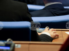 ОБНОВЕНА Парламентът ограничи до 20 избирателните секции в държави извън ЕС