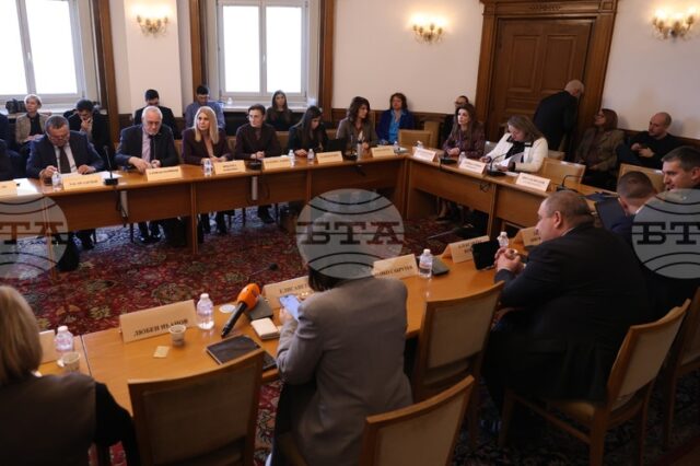 ОБНОВЕНА Социалната комисия прие на първо четене законодателни промени, свързани с мултифондовете в допълнителното пенсионно осигуряване