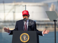 ОБНОВЕНА Тръмп потвърди, че американските въоръжени сили са започнали военна операция срещу Иран ОБНОВЕНА Тръмп потвърди, че американските въоръжени сили са започнали военна операция срещу Иран