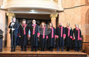 Общо 208 бакалаври на Факултета по науки за образованието и изкуствата на Софийския университет получиха своите дипломи