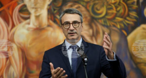 Основната задача на служебното правителство, освен провеждането на честни избори, е да засили усещането у хората, че има смисъл да се гласува, каза Трайчо Трайков