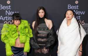 От кей-поп групата „Хънтрикс“ потвърдиха, че ще имат свое изпълнение на наградите „Брит“