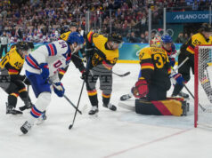 Отборът на САЩ завърши с три победи груповата фаза на мъжкия хокеен турнир в Милано и прескача плейофния кръг