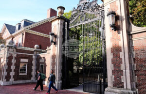 Пентагонът обяви, че прекъсва връзките си с Харвардския университет; прекратяват се военното обучение, стипендиите и програми за сертификати