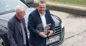 През следващата седмица започва раздаването на хранителните пакети за най-бедните, съобщи служебният министър Хасан Адемов