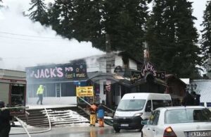 При пожар в търговски обект в курортния комплекс "Боровец" е пострадал един човек