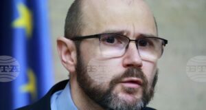 Прокуратурата не може да бъде заложник на един човек, каза служебният министър на правосъдието Андрей Янкулов