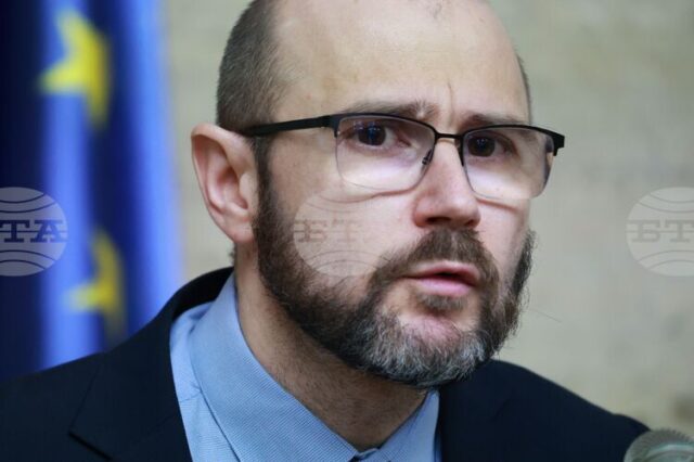 Прокуратурата не може да бъде заложник на един човек, каза служебният министър на правосъдието Андрей Янкулов