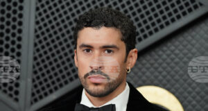 Пуерториканският изпълнител Бед Бъни отправи призив срещу имиграционните власти в САЩ на церемонията по наградите „Грами“