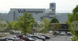 Работниците в американски завод на „Фолксваген“ ще получат 20-процентово увеличение на заплатите