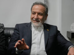 Ръководителят на иранската дипломация Абас Арагчи се срещна с оманския си колега в Маскат, съобщиха ирански медии