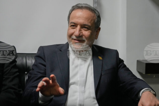 Ръководителят на иранската дипломация Абас Арагчи се срещна с оманския си колега в Маскат, съобщиха ирански медии