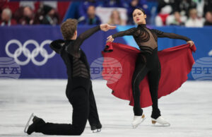 САЩ продължава да води в класирането след втория ден на отборната надпревара по фигурно пързаляне на Игрите в Милано-Кортина