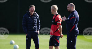 Сезонът на Кристъл Палас няма да приключи с отпадане от Лигата на конференциите, заяви мениджърът Оливер Глазнер